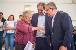 El Gobernador estuvo presente en el Oeste provincial y destac el efecto positivo de la minera en la obra pblica