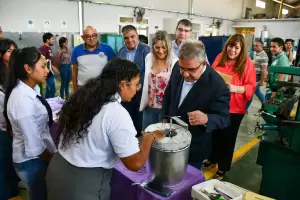 Jalil y Centuri�n visitaron a los estudiantes de la EPET N�4