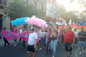 Multitudinaria Marcha del Orgullo por los derechos LGBTQI+ y por la Ley Integral Trans