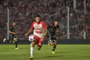 Instituto de Crdoba empat con Estudiantes  de Caseros y ascendi a la Liga Profesional
