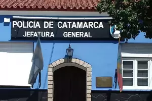 Una Agente y un Cabo fueron denunciados por violencia y amenazas con el arma reglamentaria