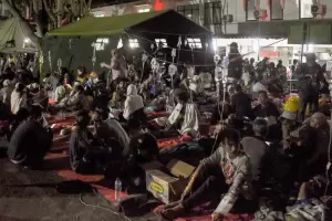 Sismo en la isla de Java: 268 muertos, 1.000 heridos y ms de 151 desaparecidos