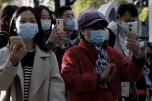 China extendi los confinamientos tras registrar rcord de casos diarios de coronavirus