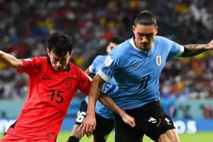 Uruguay tuvo una opaca actuaci�n y empat� 0-0 con Corea del Sur en su debut