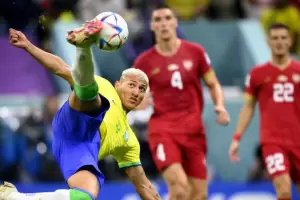 Brasil brill y derrot a Serbia