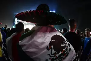 La polmica cancin de los hinchas mexicanos sobre las Malvinas en el Mundial:" En las Malvinas se habla ingls"