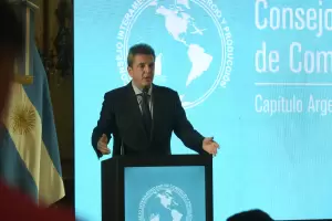 Massa lanzar un nuevo blanqueo y prometi rebajar impuestos