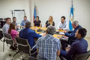 El Gobierno e YPF avanzan en el desarrollo energtico de la provincia