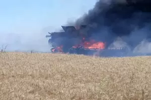 Una mquina trilladora se incendi en Monte Redondo