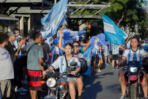 As� celebr� Catamarca el triunfo de la Selecci�n Argentina contra M�xico en la Plaza 25 de Mayo