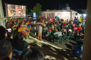 Presentaron un documental y una muestra fotogrfica de las comparsas de Mutqun