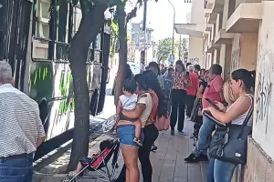 Malestar de los catamarqueos por la suba del boleto: "No alcanza el sueldo"