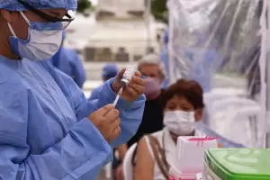 La Unin Europea autoriz una nueva vacuna contra el COVID-19 para combatir la variante Omicron XBB.1.5