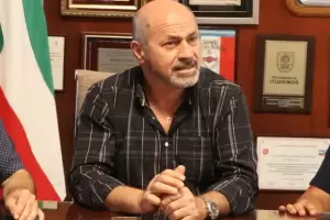 Un intendente kirchnerista anunci un bono de $100.000 para municipales