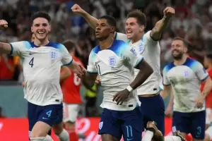 Inglaterra aplast 3 a 0 a Gales y clasific como primero a octavos de final