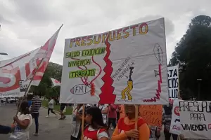 El MST se moviliza hacia la Legislatura: protesta por el Presupuesto 2023