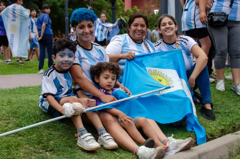 Festejo por el triunfo de Argentina vs. Polonia.