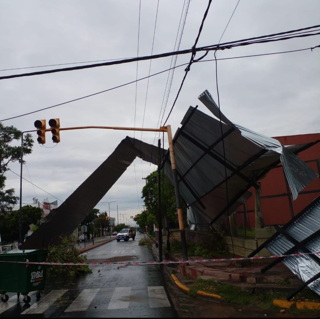 El temporal en Catamarca causó voladuras de techos, cortes de luz y ...