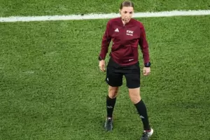 Stphanie Frappart ser la primera mujer en dirigir un partido en un Mundial de ftbol masculino