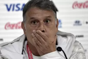 Tata Martino volvi a Mxico, fue insultado y uno de sus ayudantes cachete a un hincha