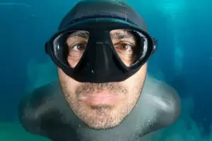 Un buceador intentaba romper el rcord mundial de inmersin, logr los 125 metros de profundidad y se desmay