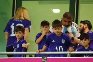 Los hijos de Lionel Messi y sus travesuras que incomodaron a un jeque �rabe en la previa del partido