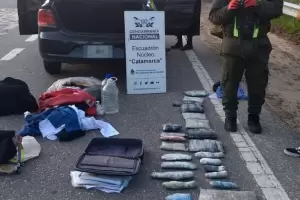 Los sorprendieron transportando marihuana dentro de valijas y quedaron detenidos