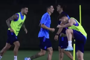 Di Mar�a entren� diferenciado y  Scaloni ya piensa en el equipo para Pa�ses Bajos