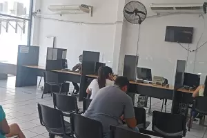 Trabajadores del Registro Civil reclamaron por malas condiciones laborales