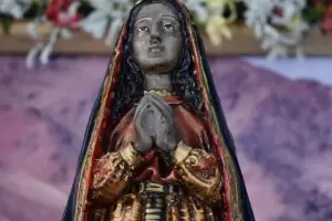 Una rplica de la imagen de la Virgen Morena del Valle visita la Casa de Catamarca en CABA