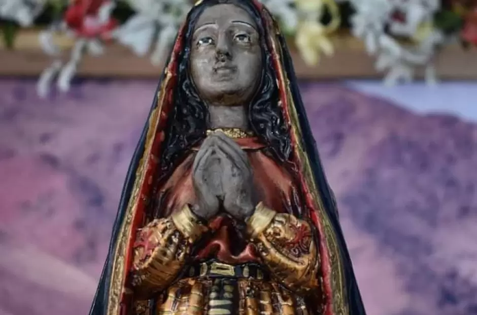 Una réplica de la imagen de la Virgen Morena del Valle visita la Casa de  Catamarca en CABA - La Unión Digital