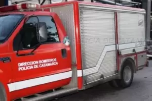 Se incendi un vivienda frente a una estacin de servicio en Capital