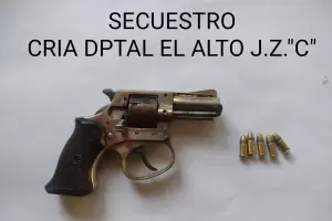 Tras un registro vehicular secuestran un arma de fuego