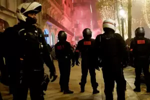 Tras las victorias de Francia y Marruecos, los hinchas se enfrentaron con la Polica en Pars