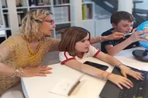 Una abuela escribe cuentos con sus nietos: Vivo en un mundo de fantasa como ellos