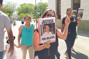 Bajo el lema "tres meses de impunidad" marchan por el crimen de Rojitas