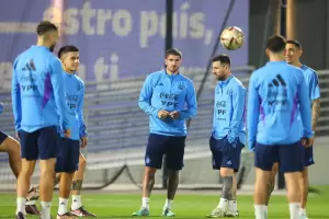 Scaloni vuelve a la lnea de cuatro ante Croacia: Paredes estara de arranque