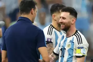 El festejo que emocion� a todo el pa�s: Messi abraz� a Scaloni y el DT llor� de alegr�a