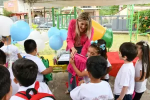 La ministra de Educacin particip del cierre del Ciclo Lectivo del JIN N38 de El Rodeo