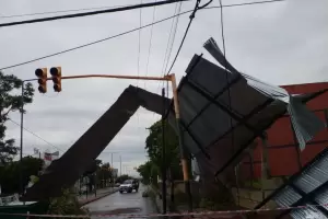 El temporal en Catamarca caus� voladuras de techos, cortes de luz y ca�da de �rboles