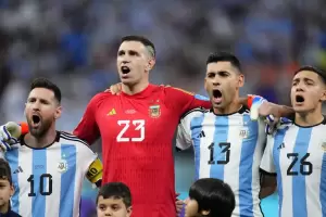 Todos juntos: esta medianoche se emitir� el Himno Nacional entonado por la Selecci�n en todos los canales