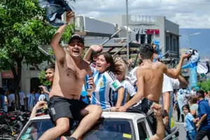 Lunes de asueto por el Campeonato Mundial: Jalil firm el decreto