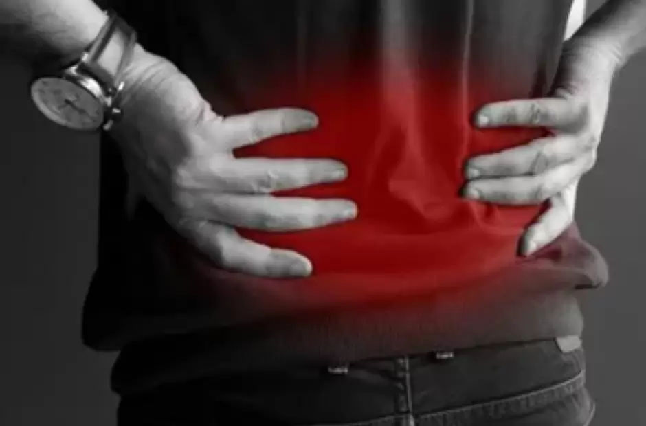 El mieloma mltiple tiene como principal sntoma a la lumbalgia o dolor de espal