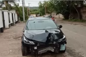 Choc contra un poste de energa, lo arranc y dej sin luz a Polcos