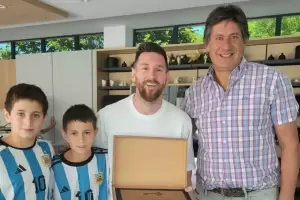 Declararon ciudadano ilustre a Messi en Funes y sorprendi� a los vecinos con un pedido de disculpas