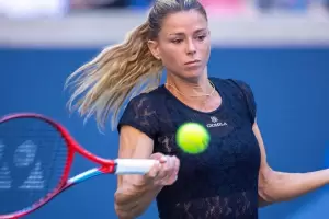 La tenista italiana Camila Giorgi, hija de un argentino excombatiente de Malvinas, sufre una grave acusacin