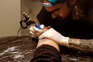 Llevar para toda la vida la emocin en la piel: Crece la demanda de tatuajes por los campeones del mundo