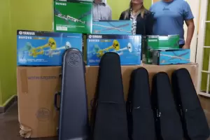 Las sedes orquestales de las Escuelas "San Jorge" y "Santa Luca de Siracusa" recibieron instrumentos musicales