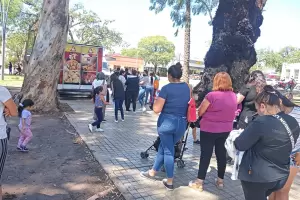 Quejas y malestar por complicaciones en la atencin para presentar la libreta AUH