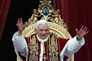Revelan el testamento espiritual de Benedicto XVI: "Mantnganse firmes en la fe, he visto derrumbarse tesis que parecan inamovibles"